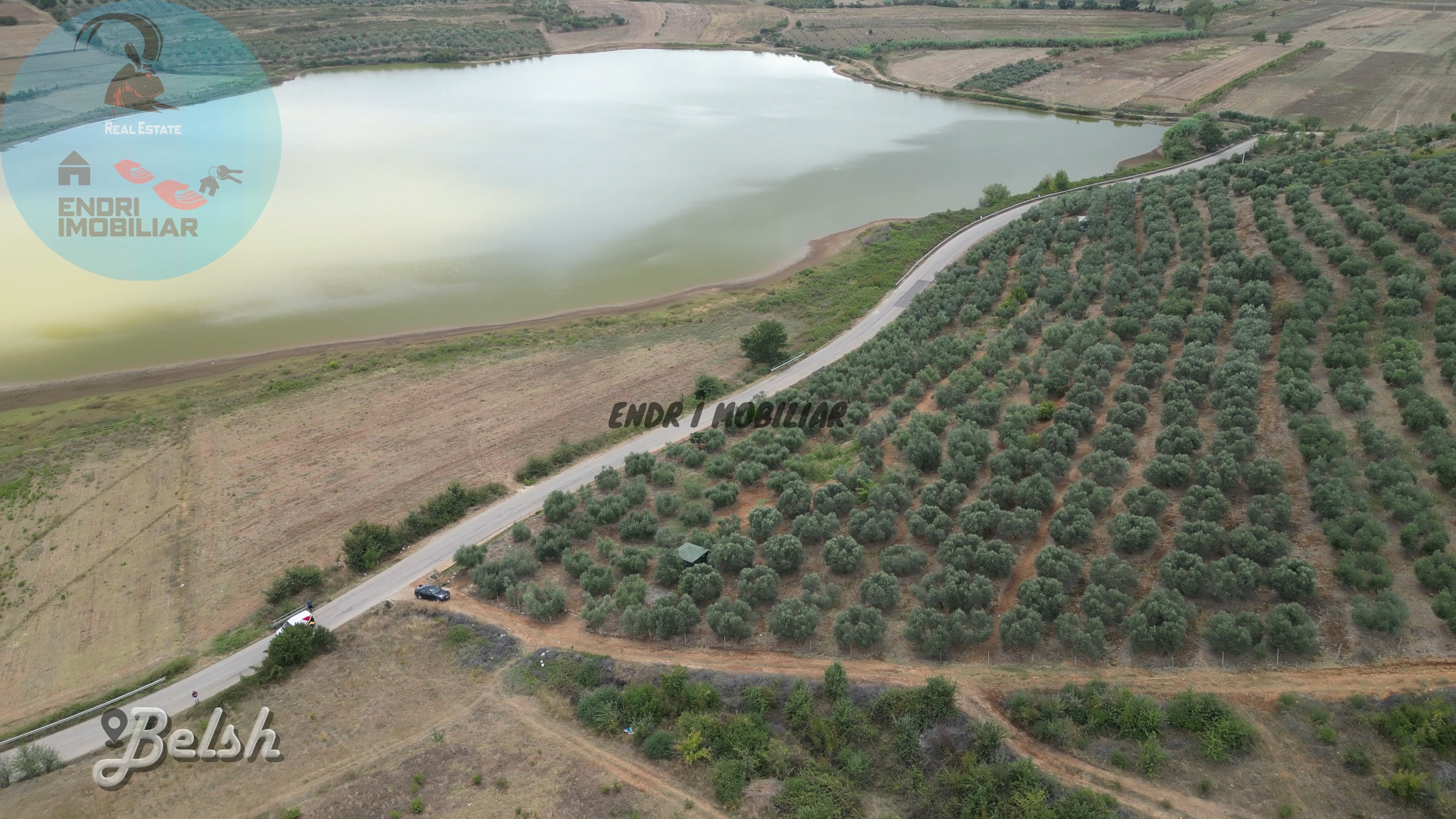 Shitet Toke me pamje nga liqeni