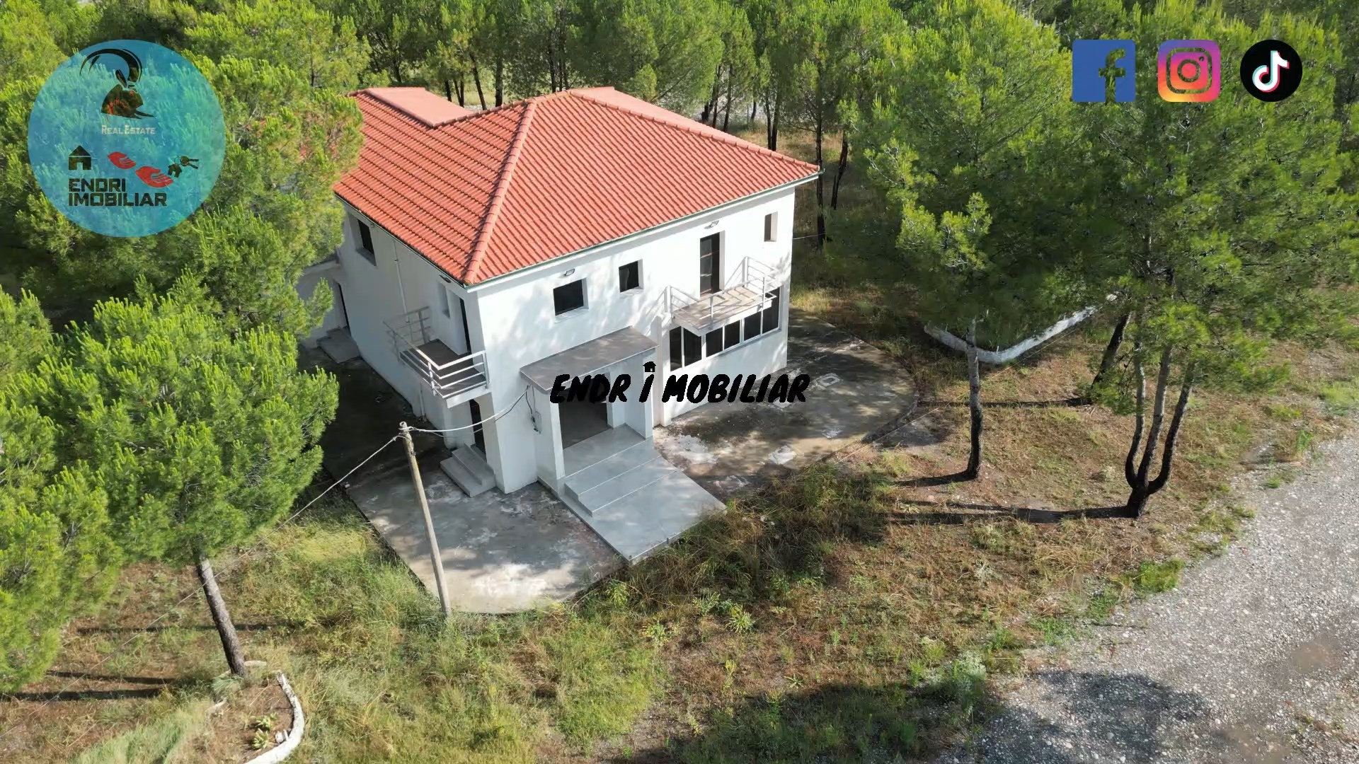 SHITET / jepet me qera HOTEL te pishat