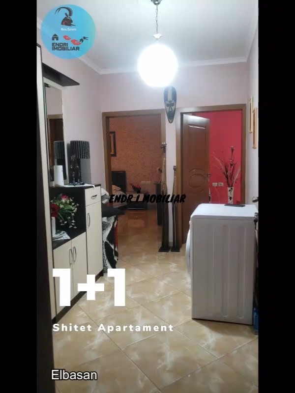 Shitet Apartament 1+1 zona e Sares