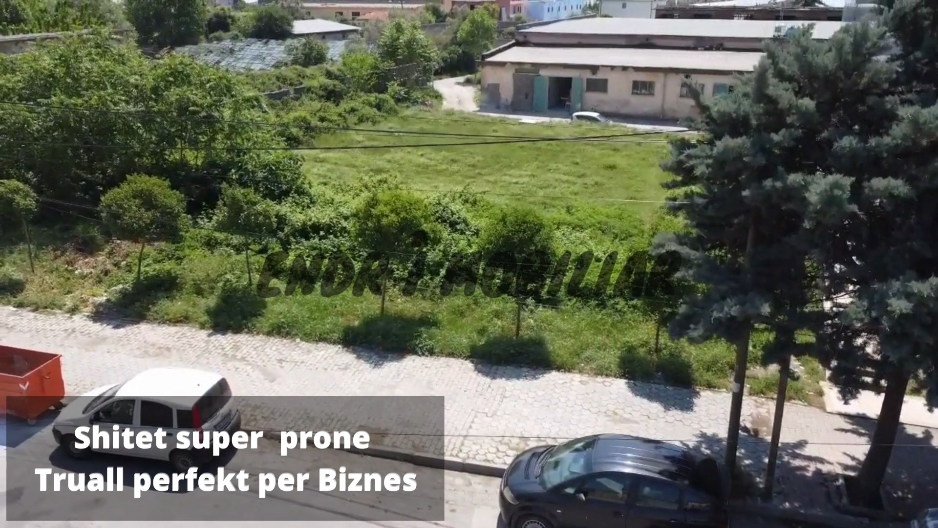 SHITET SUPER TRUALL BIZNESI BUZE RRUGES