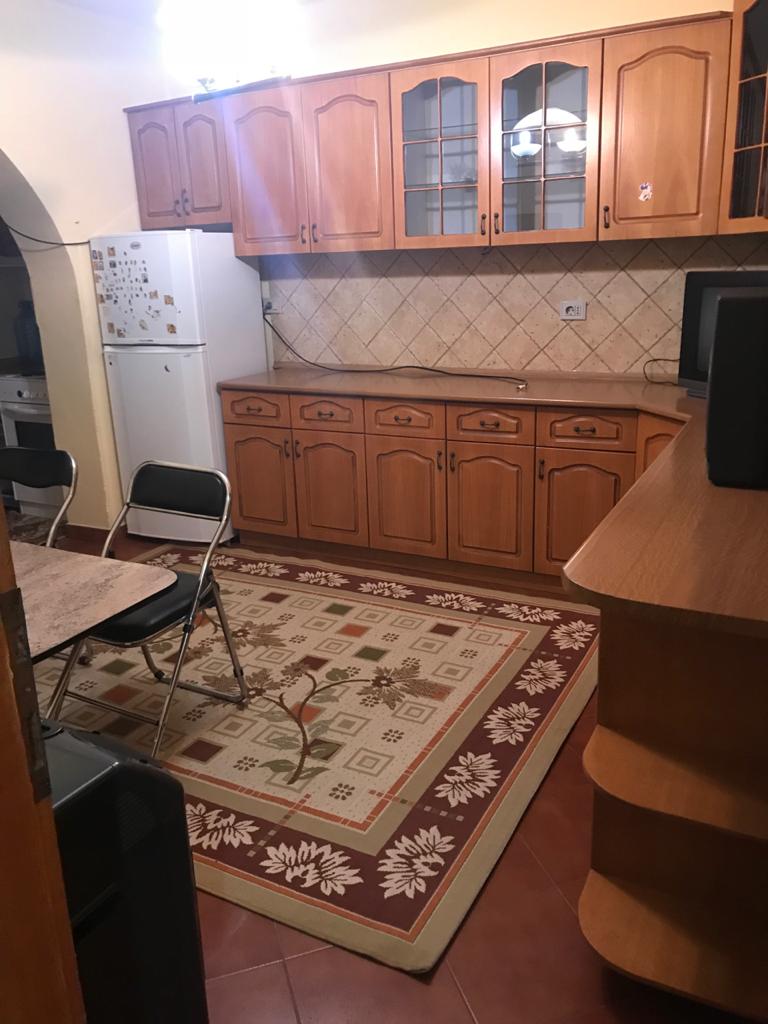 Shitet Apartament kati i 5 -te bulevard